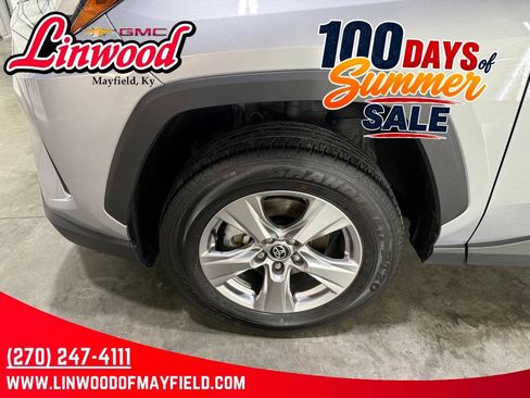 Used 2025 Toyota RAV4 XLE FWD image 12