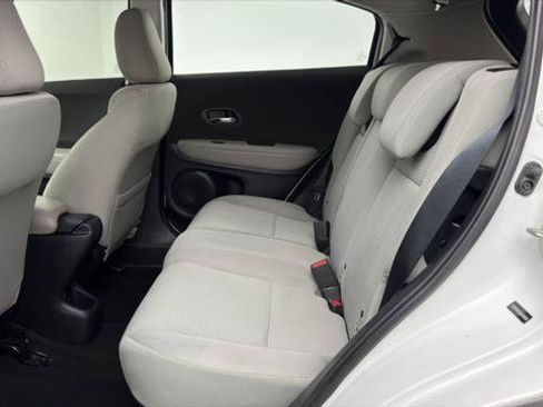 Used 2019 Honda HR-V LX image 17