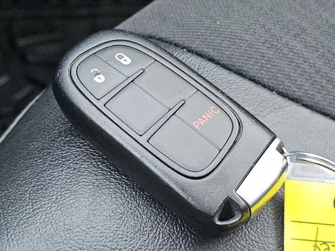 Used 2018 Jeep Cherokee Trailhawk image 31