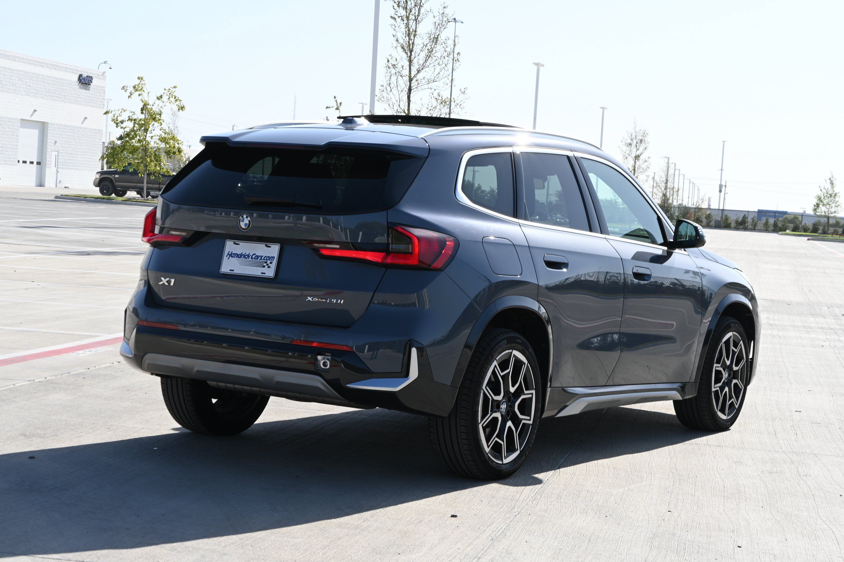 Certified 2025 BMW X1 xDrive28i AWD/4WD image 9