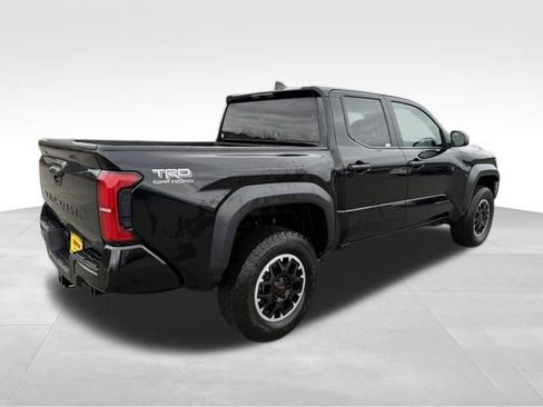 Used 2024 Toyota Tacoma TRD Off-Road image 10