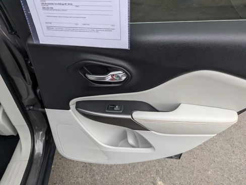 Used 2019 Jeep Cherokee Limited w/ Trailer Tow Group image 37