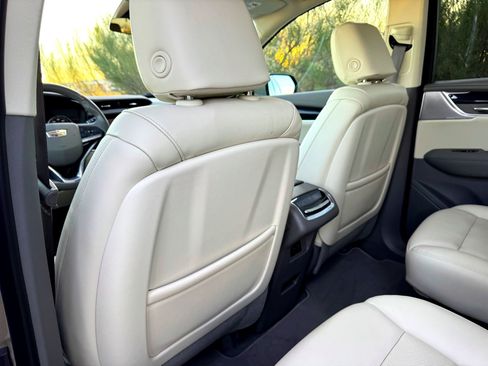 Used 2023 Cadillac XT6 Premium Luxury image 21