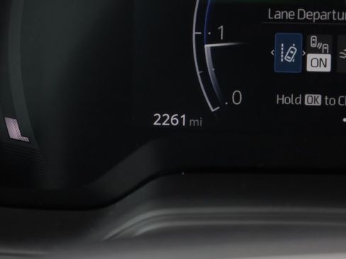 Certified 2025 Toyota Corolla SE w/ SE Premium Package image 32