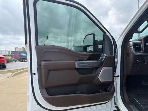 Used 2025 Ford F450 King Ranch w/ Chrome Package AWD/4WD image 16
