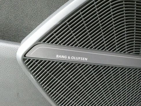 Used 2022 Audi SQ5 Prestige w/ Prestige Package image 12