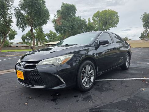 Used 2016 Toyota Camry SE image 7