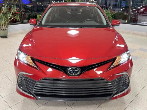 Used 2023 Toyota Camry LE image 5
