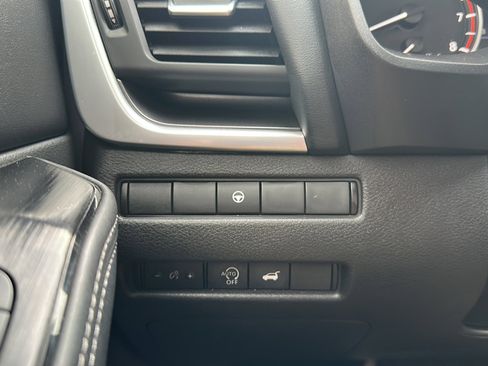 Used 2023 Nissan Rogue SV w/ SV Premium B Package image 35