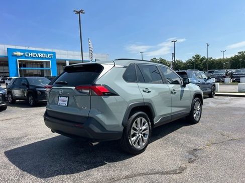 Used 2022 Toyota RAV4 XLE Premium FWD image 3
