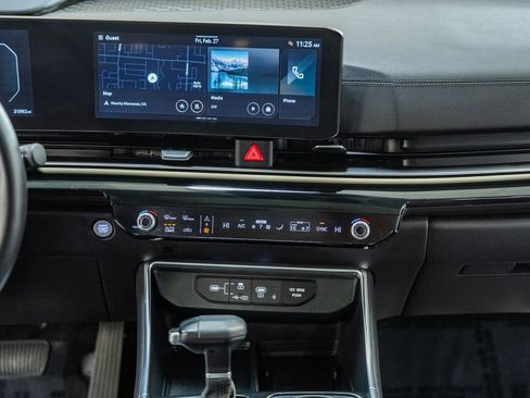 Used 2025 Kia Carnival SX Prestige image 27