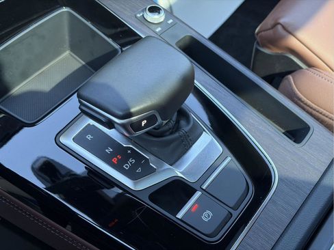 Used 2023 Audi Q5 e Prestige w/ Prestige Package image 19