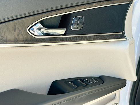 Used 2018 Lincoln MKX Reserve w/ Lincoln MKX Climate Package image 18