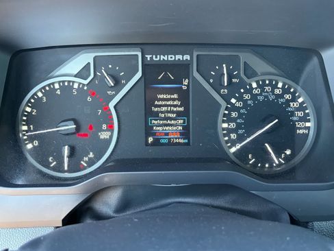 Used 2022 Toyota Tundra SR5 w/ SR5 Convenience Package AWD/4WD image 17