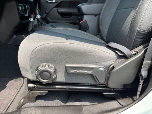 Used 2024 Jeep Wrangler Unlimited Sport AWD/4WD image 11