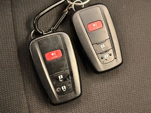 Used 2021 Toyota Corolla SE w/ Special Edition FWD image 61
