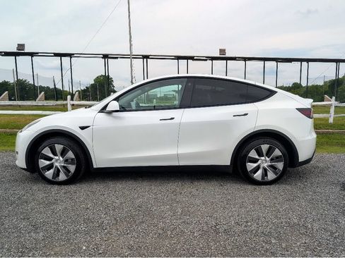Used 2023 Tesla Model Y Long Range AWD/4WD image 8