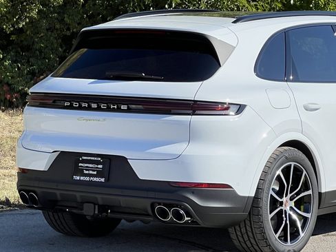 New 2026 Porsche Cayenne S image 9