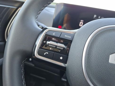 Used 2025 Kia Sorento EX w/ Panoramic Sunroof Package FWD image 20