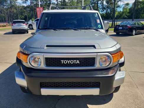 Used 2012 Toyota FJ Cruiser 2WD w/ Upgrade Pkg image 4