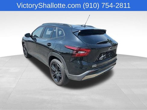 Used 2026 Chevrolet Trax ACTIV w/ Sunroof Package FWD image 25