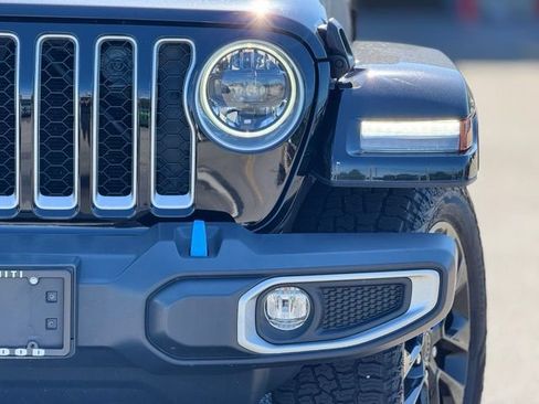 Used 2023 Jeep Wrangler Unlimited Sahara w/ Cold Weather Group AWD/4WD image 10