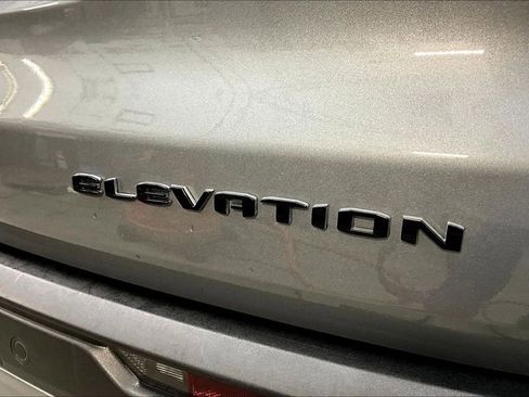 Used 2025 GMC Acadia Elevation AWD/4WD image 24