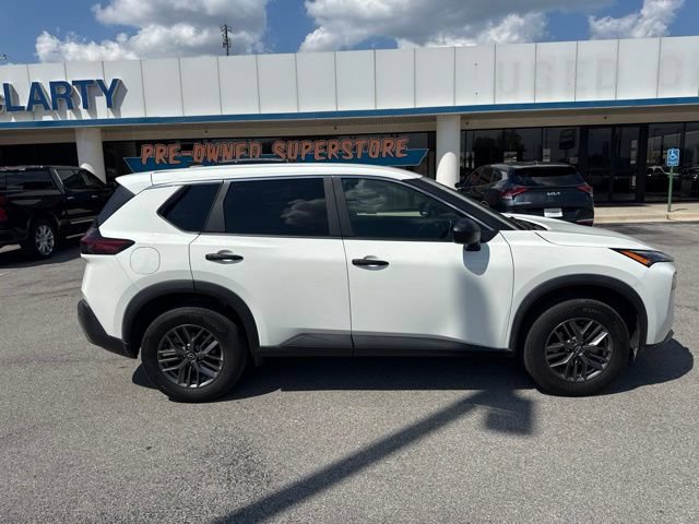Used 2023 Nissan Rogue S AWD/4WD image 2