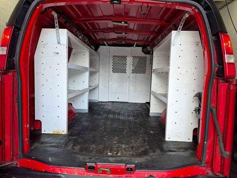 Used 2021 Chevrolet Express 2500 w/ Driver Convenience Package RWD image 3