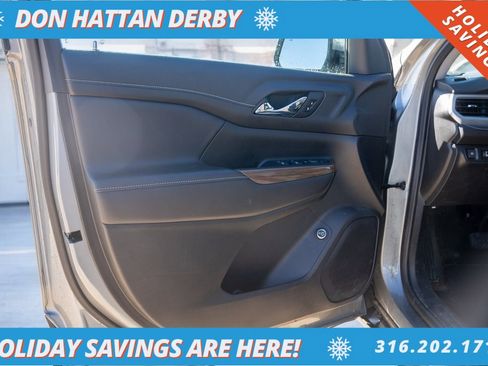 Used 2023 GMC Acadia SLE w/ Driver Convenience Package image 13