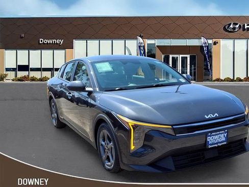 Used 2025 Kia K4 FWD image 3