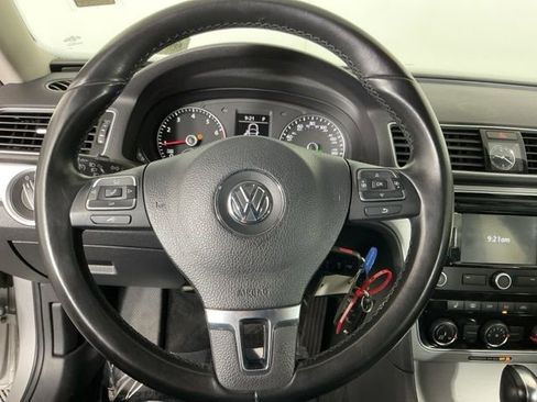 Used 2013 Volkswagen Passat 2.5 SE FWD image 14