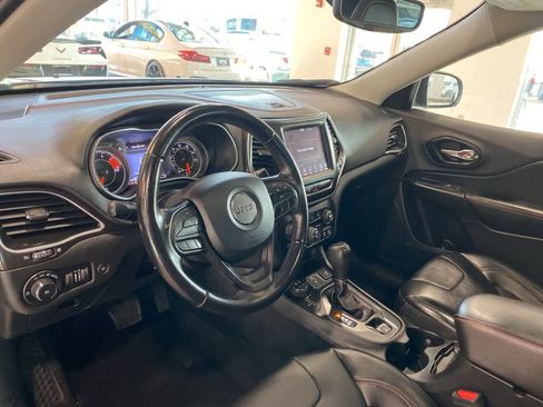 Used 2020 Jeep Cherokee Trailhawk w/ Comfort & Convenience Group image 10