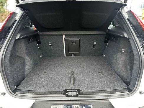 Certified 2023 Volvo XC40 Recharge Ultimate image 14