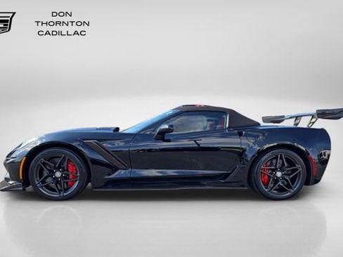 Used 2019 Chevrolet Corvette ZR1 RWD image 2