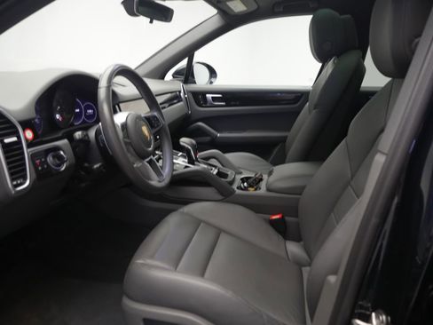 Certified 2023 Porsche Cayenne AWD/4WD image 5