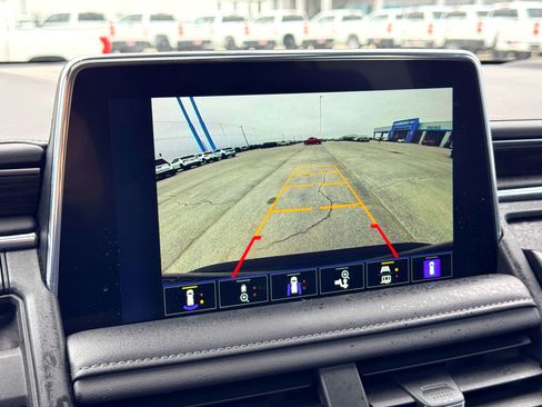 Used 2024 Chevrolet Tahoe Z71 w/ Luxury Package image 32