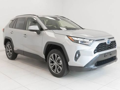 Used 2023 Toyota RAV4 XLE Premium AWD/4WD image 15