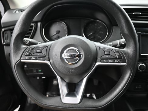 Used 2020 Nissan Rogue Sport S image 13