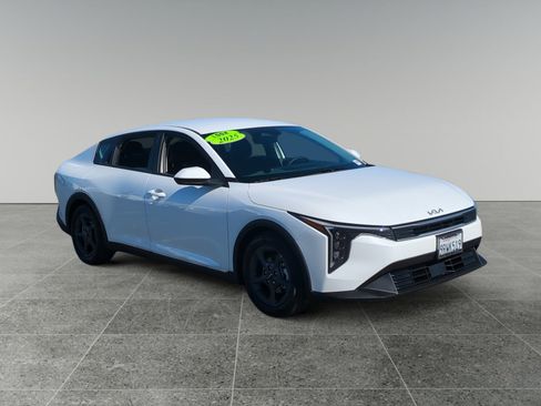 Used 2025 Kia K4 LXS image 7