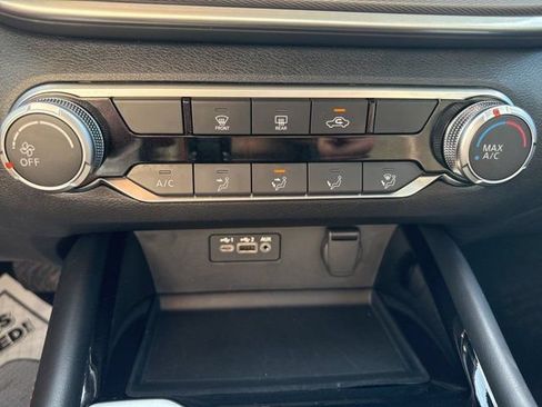 Used 2023 Nissan Altima 2.5 SR AWD/4WD image 17