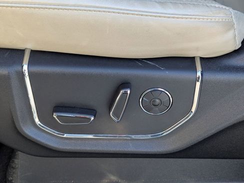 Used 2019 Ford Expedition Platinum image 24