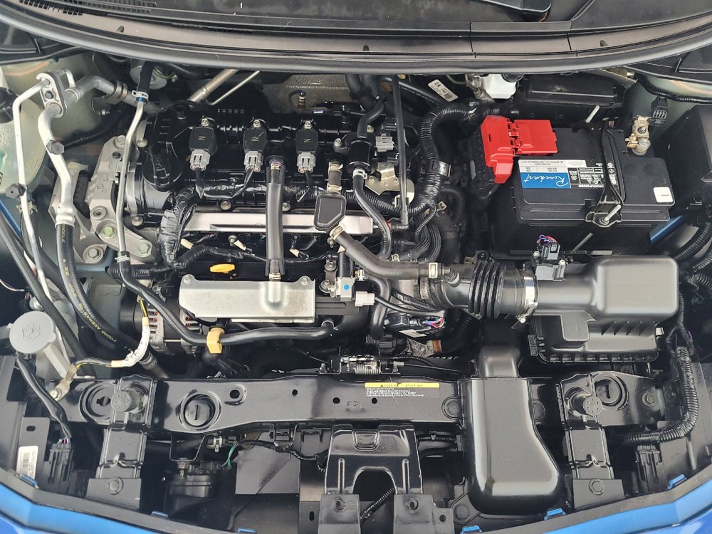 Used 2021 Nissan Versa SR FWD image 30