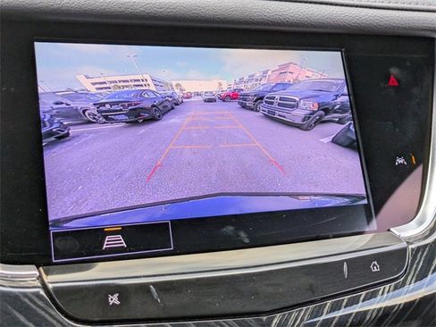 Used 2025 Cadillac XT6 Premium Luxury image 18