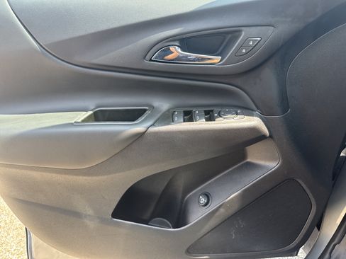Used 2024 Chevrolet Equinox LT AWD/4WD image 9