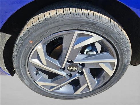 New 2025 Hyundai Elantra Sport image 10
