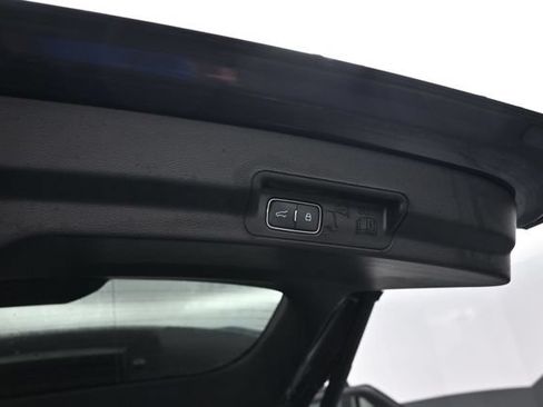 Used 2024 Ford Explorer XLT AWD/4WD image 7