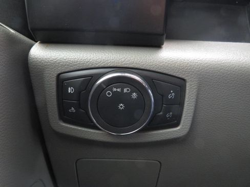 Used 2016 Ford F150 XL w/ Equipment Group 101A Mid AWD/4WD image 18