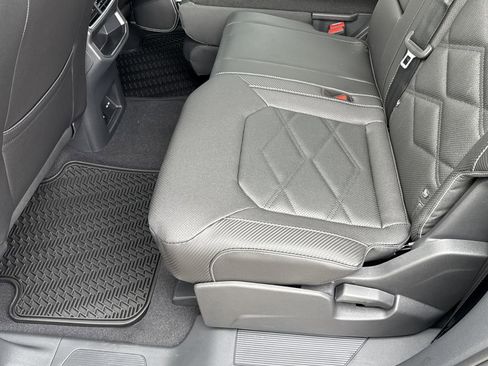 New 2026 Volkswagen Atlas Cross Sport SE FWD image 24