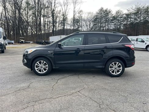 Used 2018 Ford Escape SE image 8